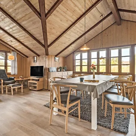 Dom wakacyjny 5 Bedroom Beautiful In